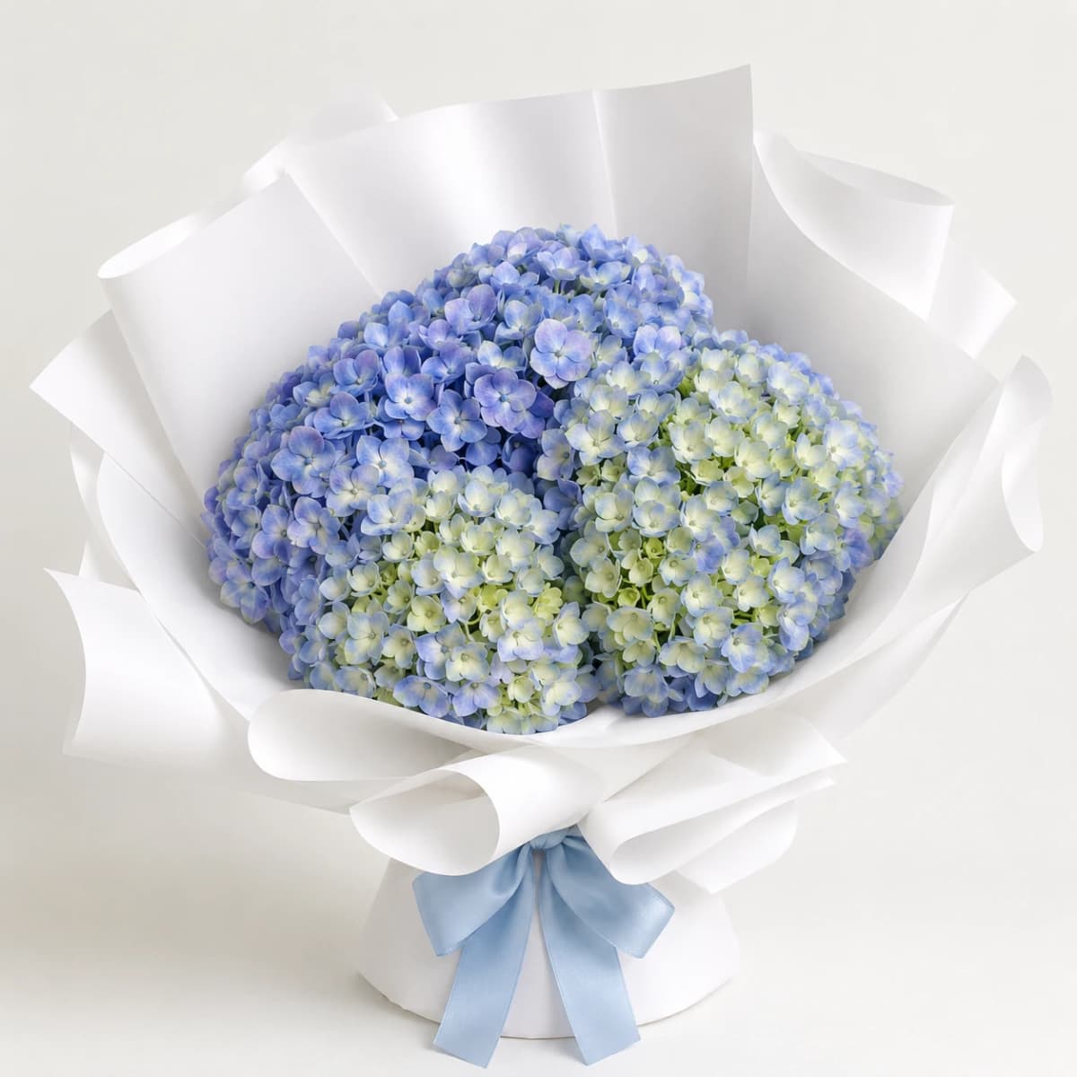 Blue hydrangea bouquet flower delivery Thailand